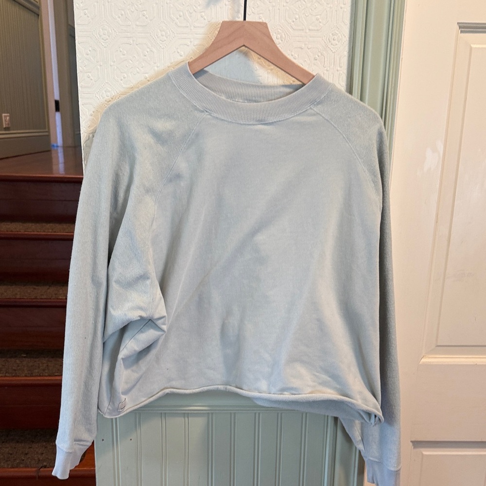 Vuori Sweatshirt size medium